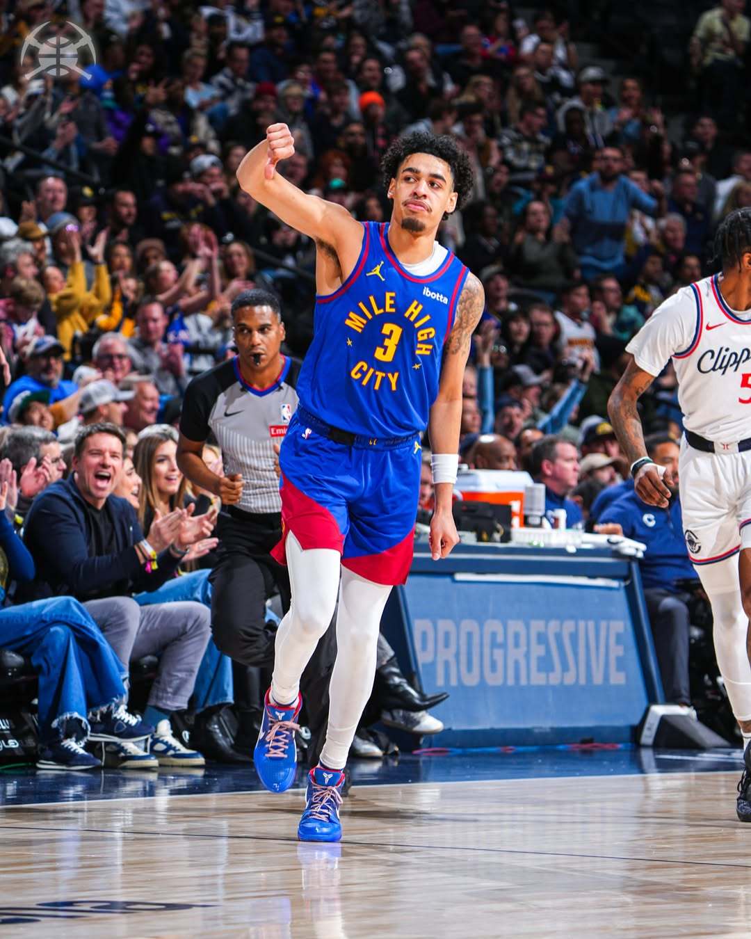 爱游戏平台 -穆雷在快船比赛中高光表现，回归赛场引发热议！的简单介绍